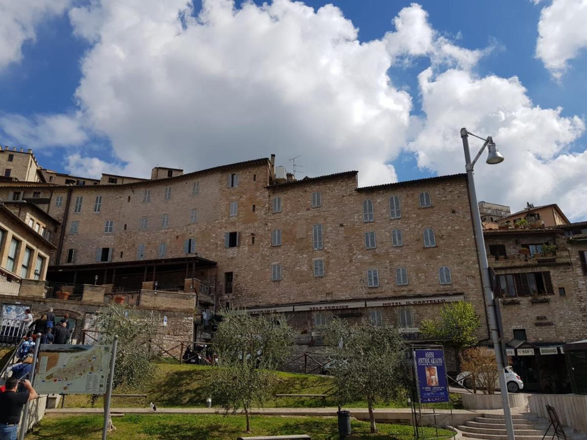 Hotel Il Castello Assise Extérieur photo